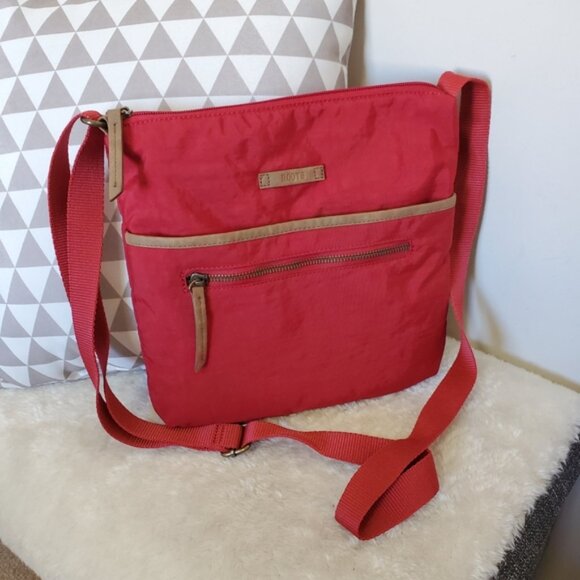 Roots nylon Travel Outdoor Utility Crossbody Purse - Picture 7 of 7